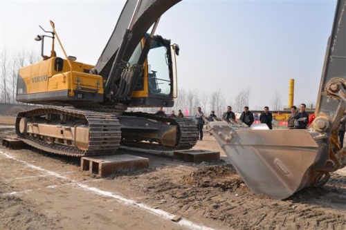 [s]6装载机逾越阻碍 (幼型).JPG