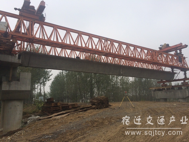 潘山大桥北引桥箱梁架设工作圆满实现.JPG